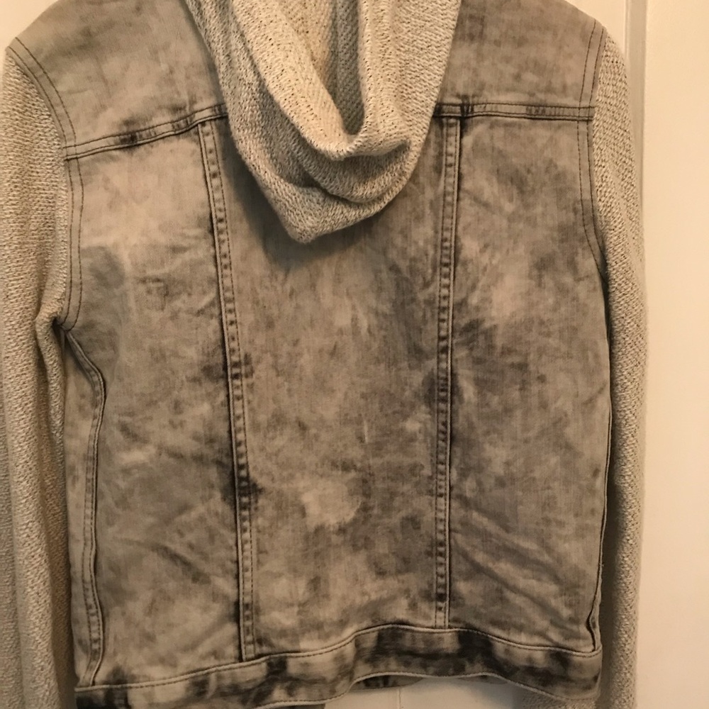 Express Acid-Washed Denim Jacket - Picture 4 of 6